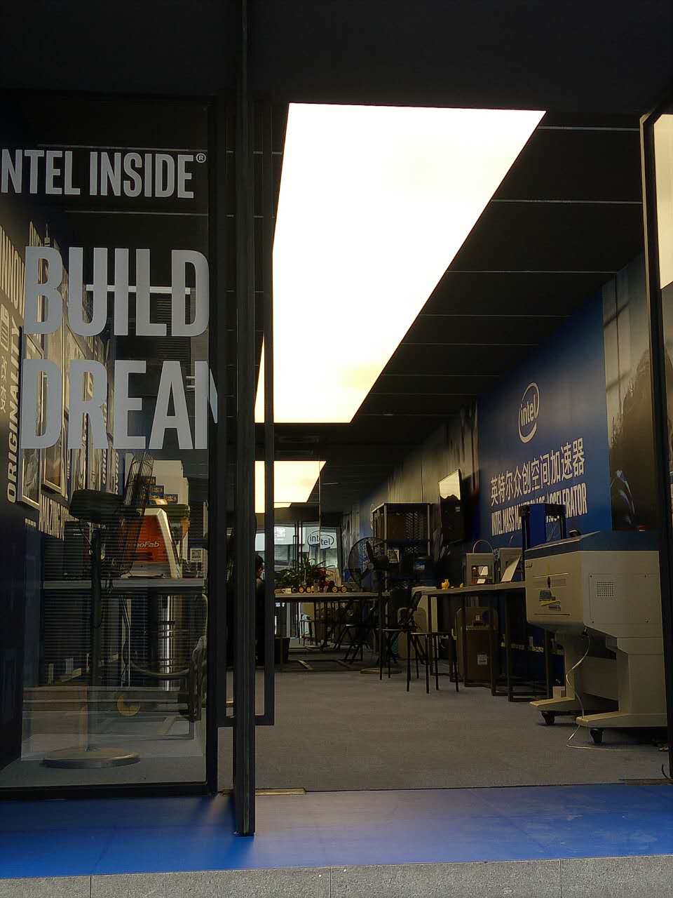 【双创日记】一年后重回中关村创业大街:那些